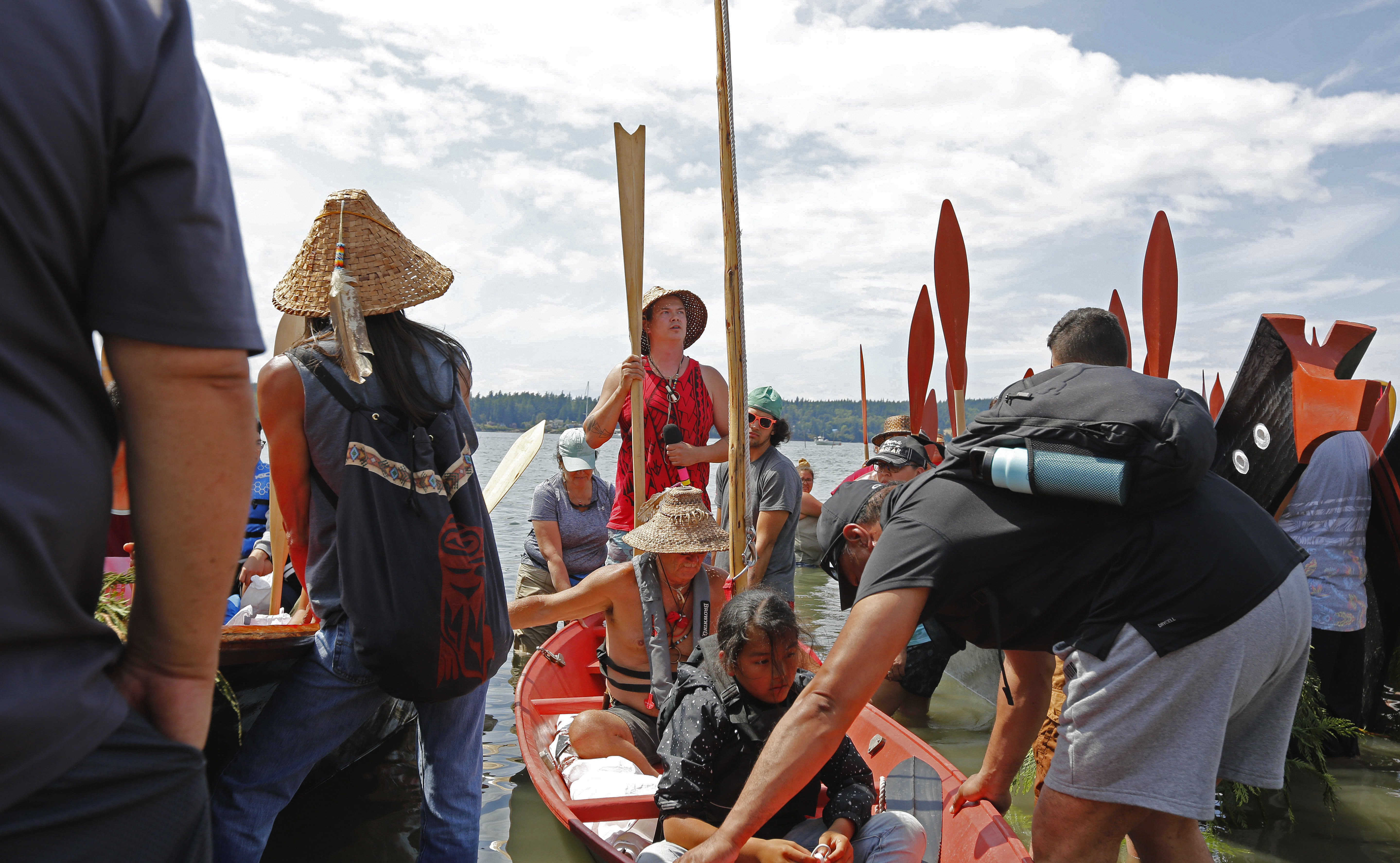 tulalip welcomes canoe journey pullers enroute to lummi